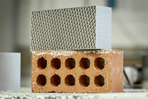 Cărămida Creată De Tineri Studenți Pentru A Combate Căldura Extremă Din Orașe: Scade Temperatura Cu 9 °C În Zonele Fără Umbră