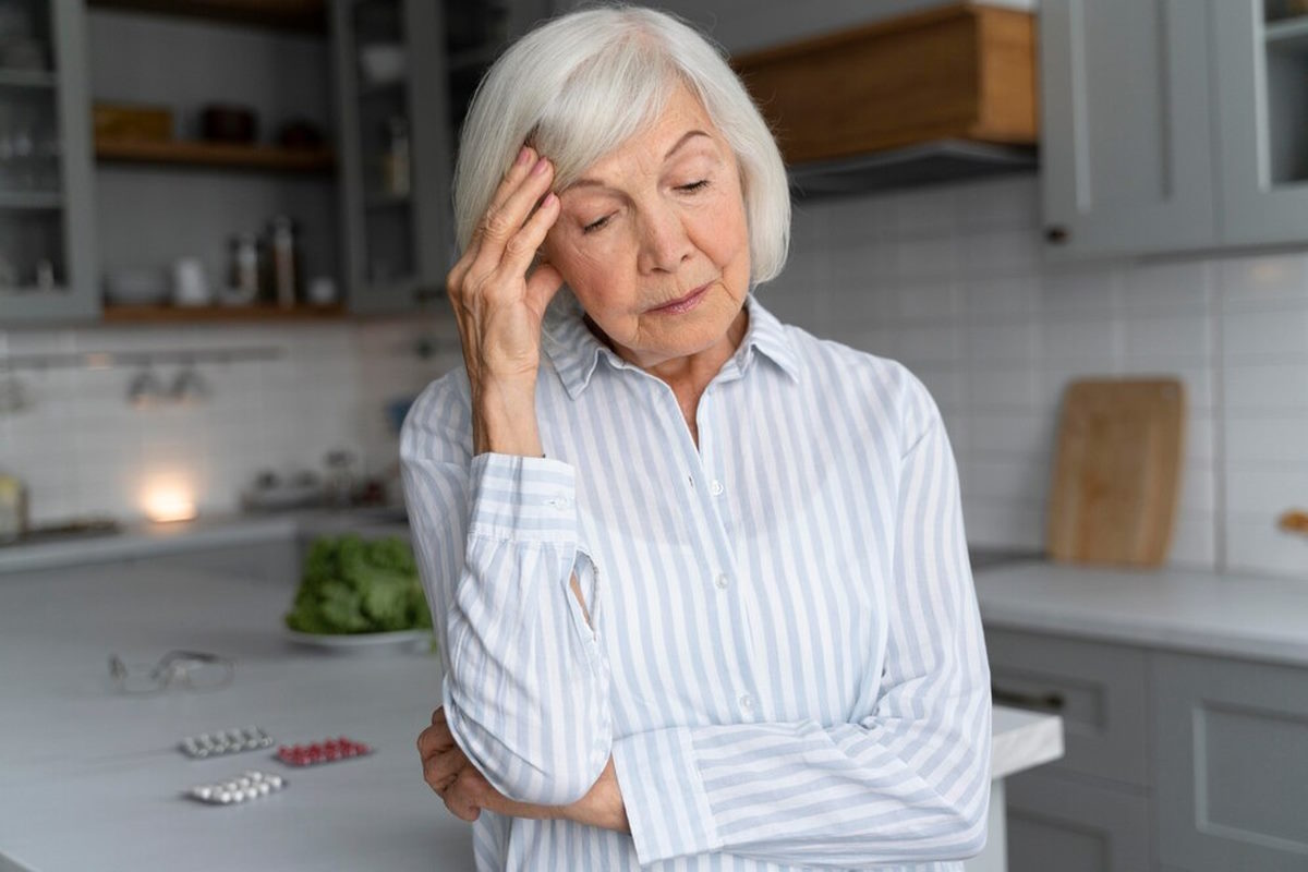 Un Neurolog Avertizează: Aceste 3 Simptome Ale Bolii Alzheimer Apar Înaintea Pierderii Memoriei